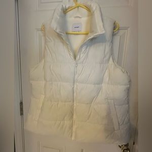 Old Navy quilted puffer vest